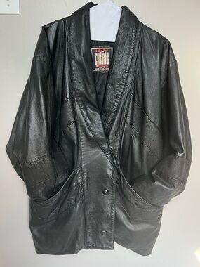 VINTAGE | Made in Canada | Women’s Leather Jacket